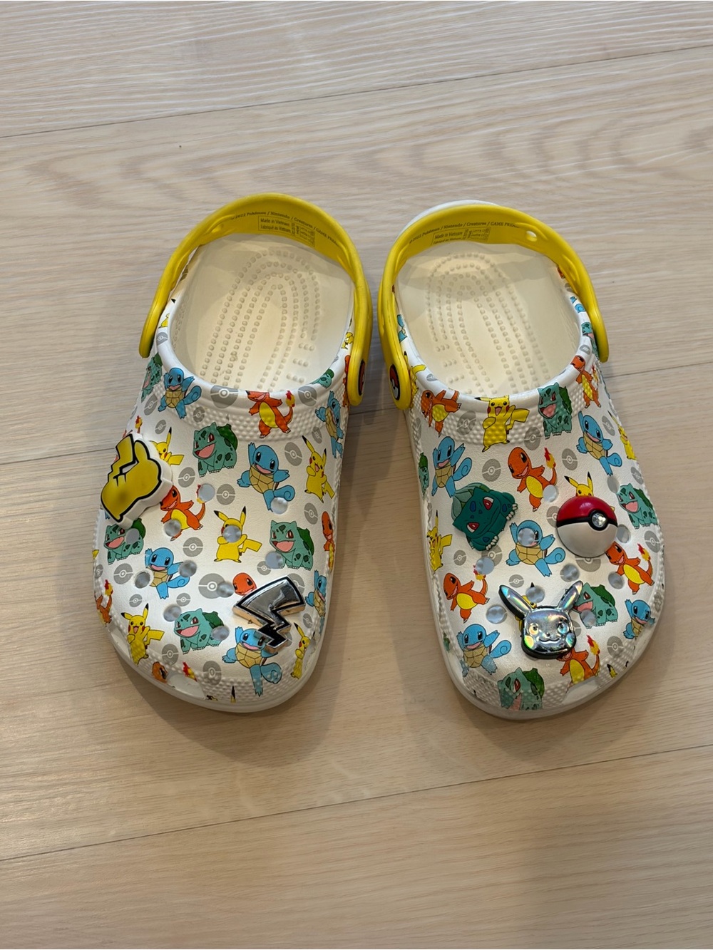 Kids Pokémon Clogs - Yellow and White